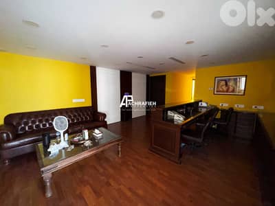 Office For Rent in Gemmayze - مكتب للإجار في الجميزة