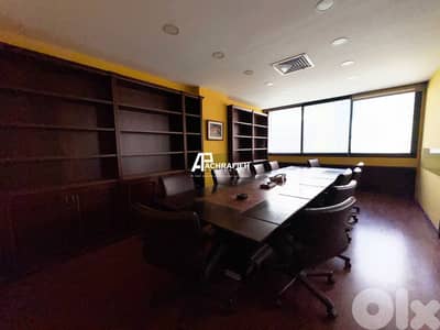 Office For Rent in Gemmayze - مكتب للإجار في الجميزة