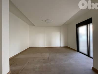 Office for Rent in Sodeco مكتب للإيجار في سوديكو