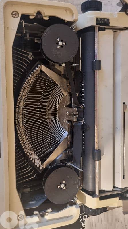 manual typewriter 2