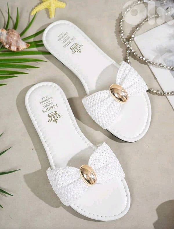 New Comfortable Woman Bowl Metal Decor Straw Braided Flat Sandals 1