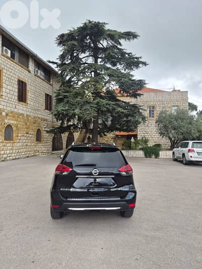 Nissan Rogue 2018 sv awd plus full option