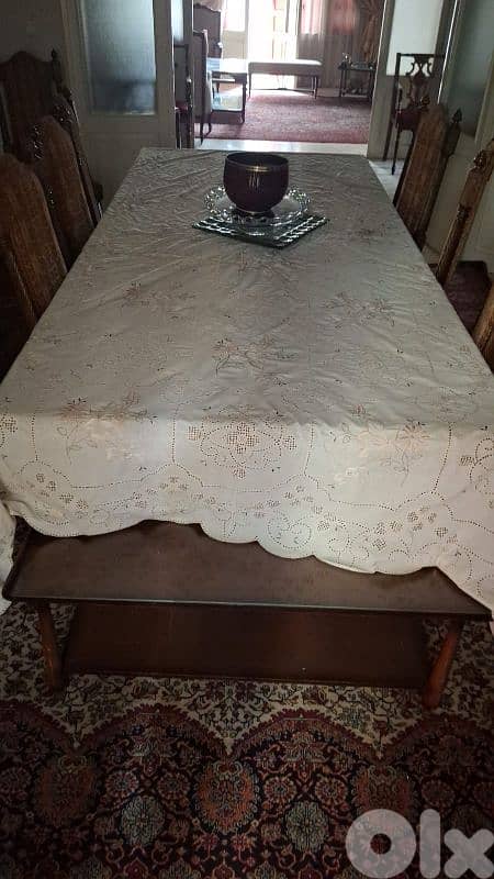 dining table and closet 0