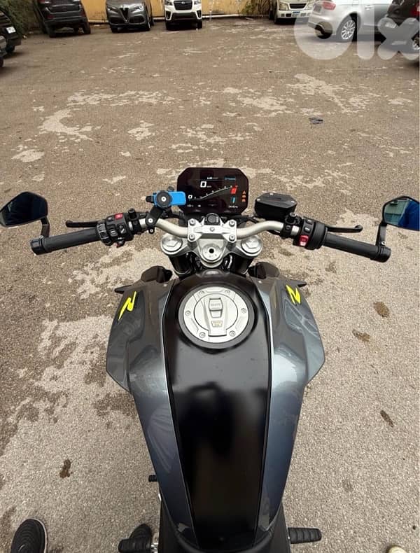 BMW F900R 8