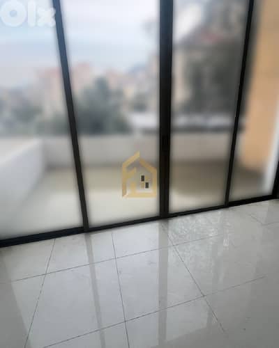 Office for sale in Jounieh RB282 مكتب للبيع في جونيه