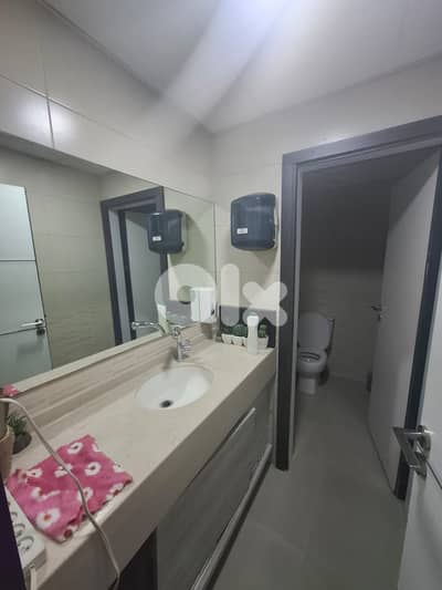 Jdaideh | Signature 2 Levels Shop 200m² | Main Road | Prime Rental
