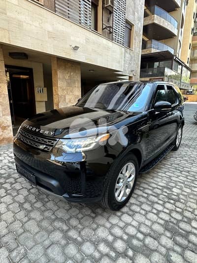 Land Rover Discovery 2019 black on black (clean carfax-77000 miles)