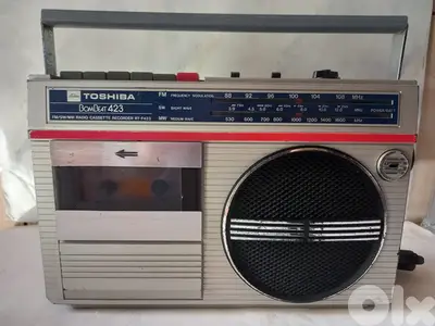 Vintage Toshiba radio cassette works AC or DC fully op