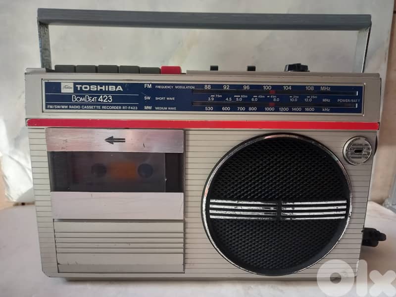 Vintage Toshiba radio cassette works AC or DC fully op 0