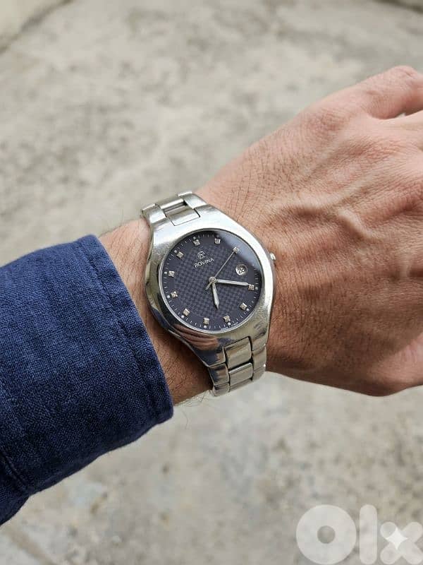 Elegant ROVINA Watch – Timeless Style 1