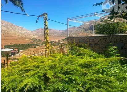 Old House with Land for Sale in Chabrouh - Faqra.