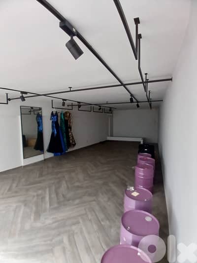Shop for sale in Corniche El Mazraa محل للبيع في كورنيش المزرعة