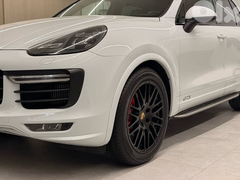 Porsche Cayenne GTS 2017 0