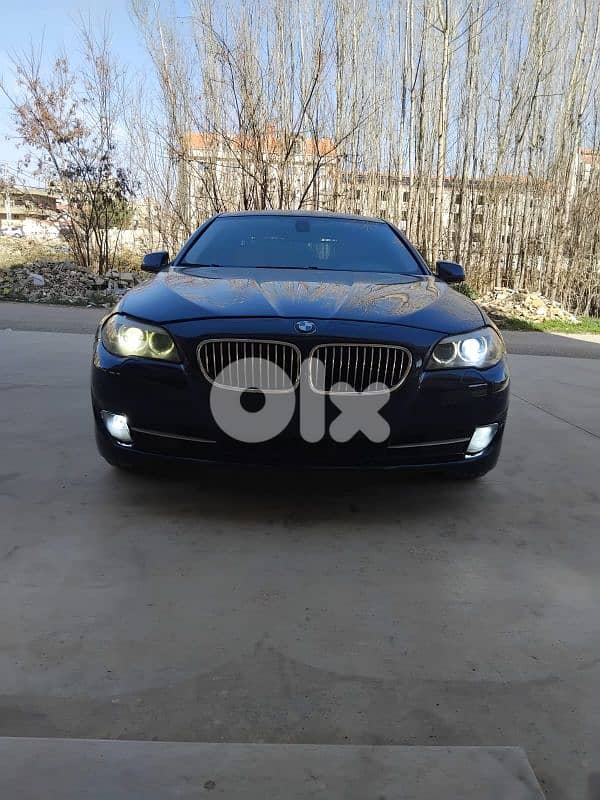 BMW 5-Series 523 2011 0