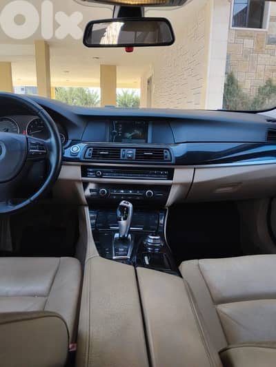 BMW 5-Series 523 2011