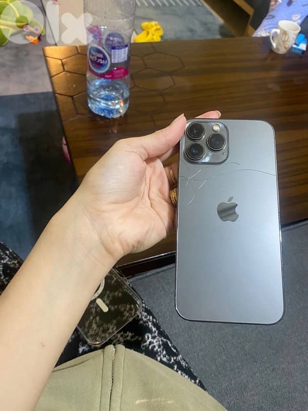 iphone 13 pro max used in a good condition 0
