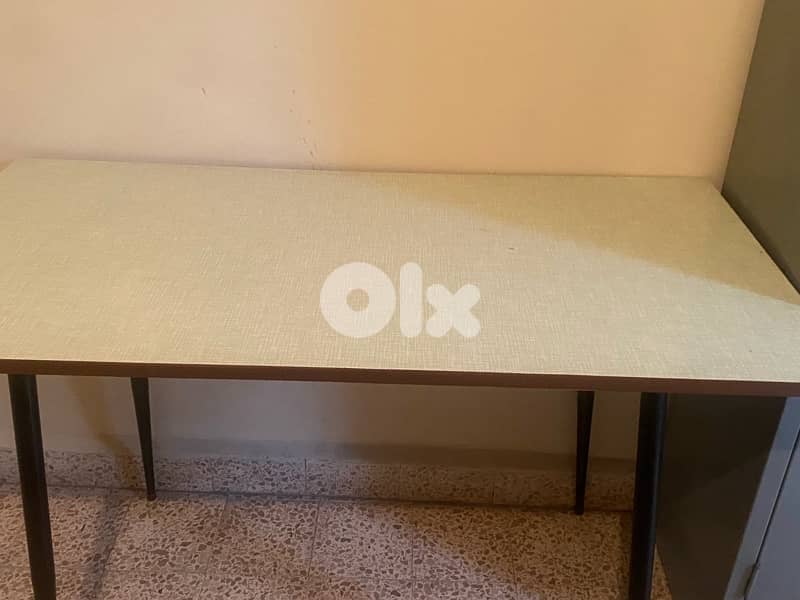 vintage table 0