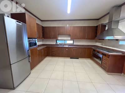 Apartment for sale in Manara/ Spacious
