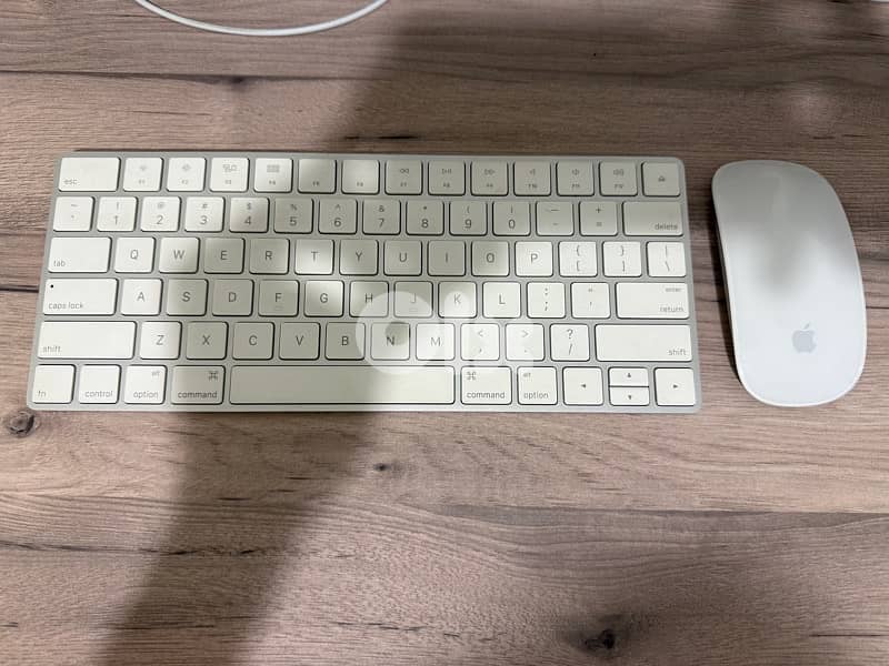 Apple Magic Mouse & Magic Keyboard Wireless 0