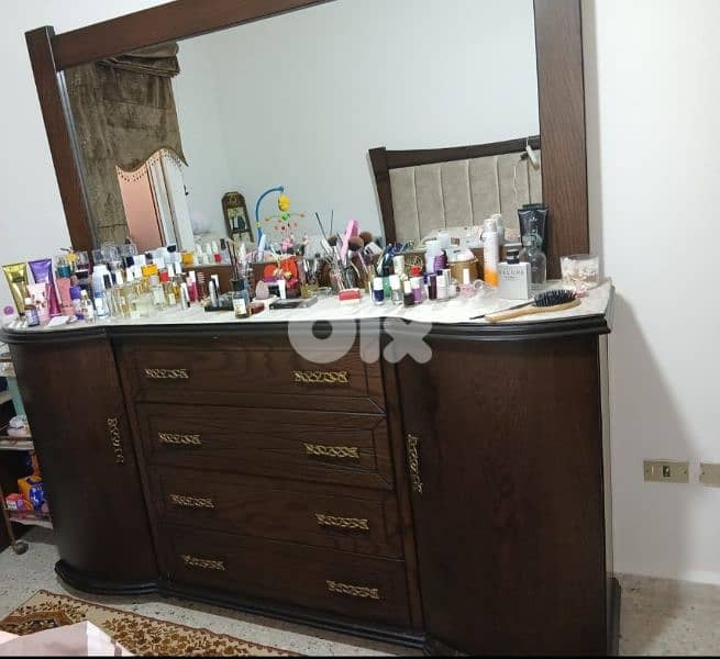 bed room for sale used like new without mattress 0