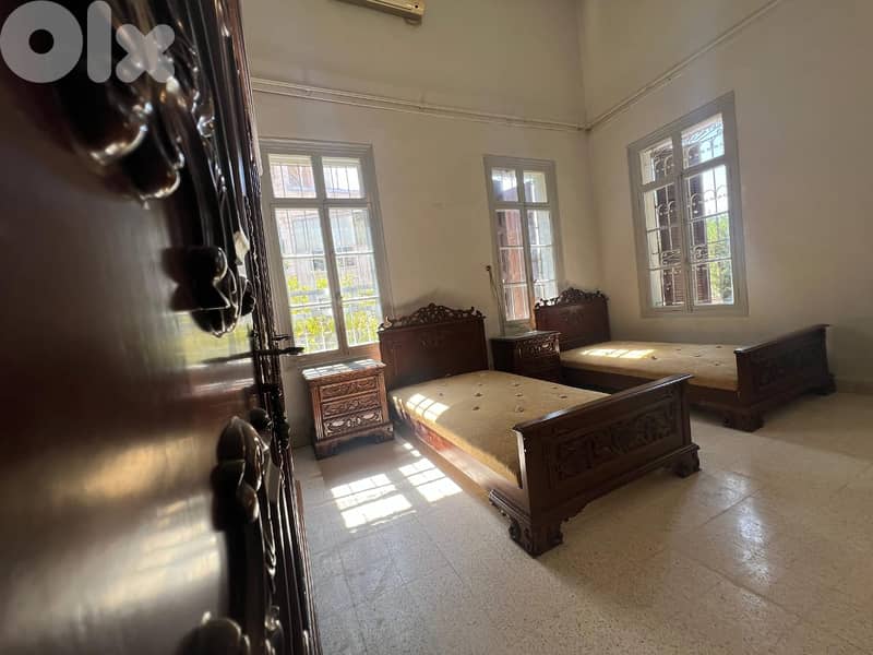 Used Traditional Furniture for Sale 7