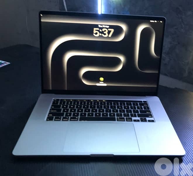 MACBOOK PRO i9 16 INCH 0