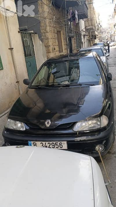 رينو لاجونا 1995