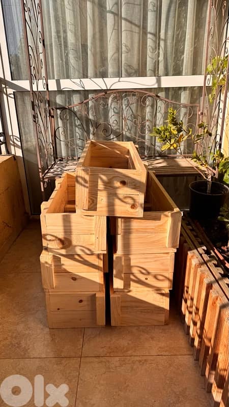 wooden pots 0
