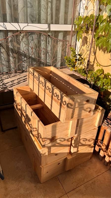 wooden pots 1