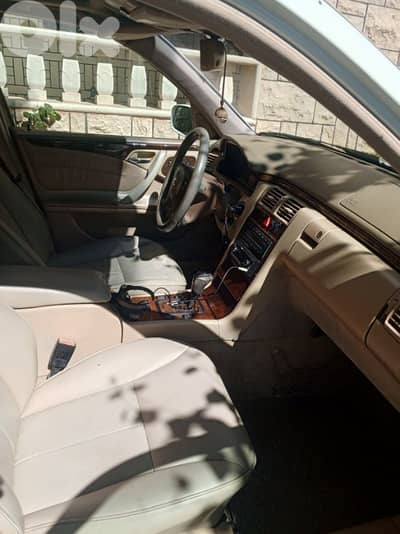 Mercedes-Benz E-Class 2001