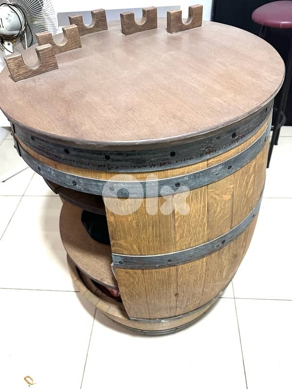 barrel with wheels 0