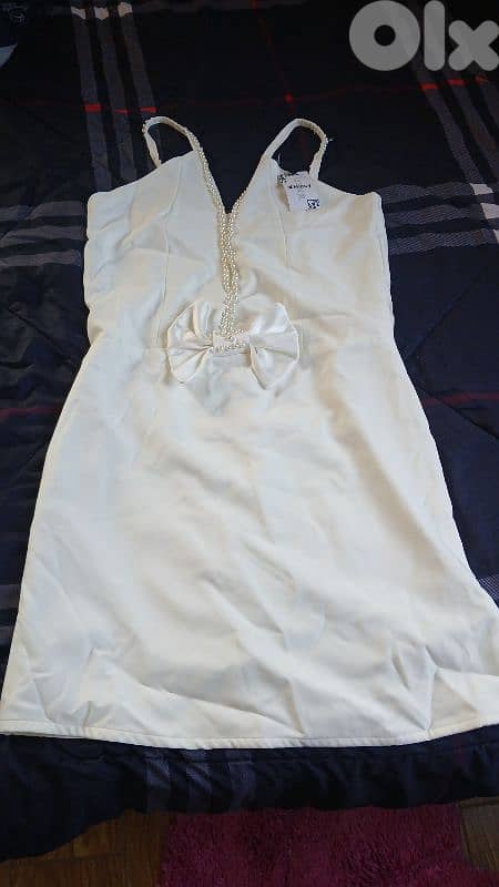 white dress 0