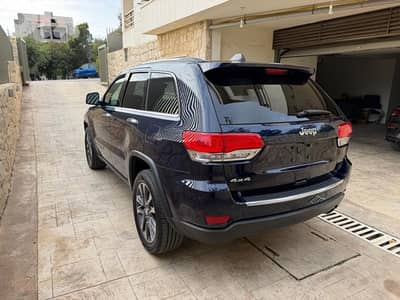 Jeep Grand Cherokee Limited clean carfax 2018 full options!