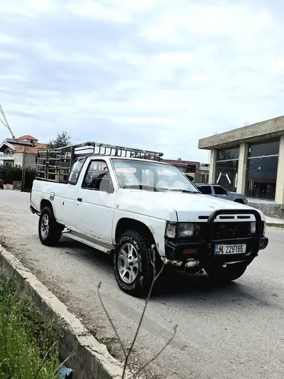 Nissan 1993