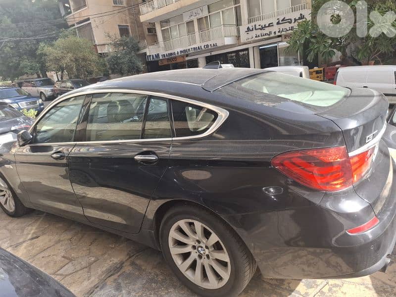 BMW 5-Series 2011 0
