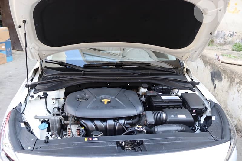 Hyundai Elantra GT 2018 0