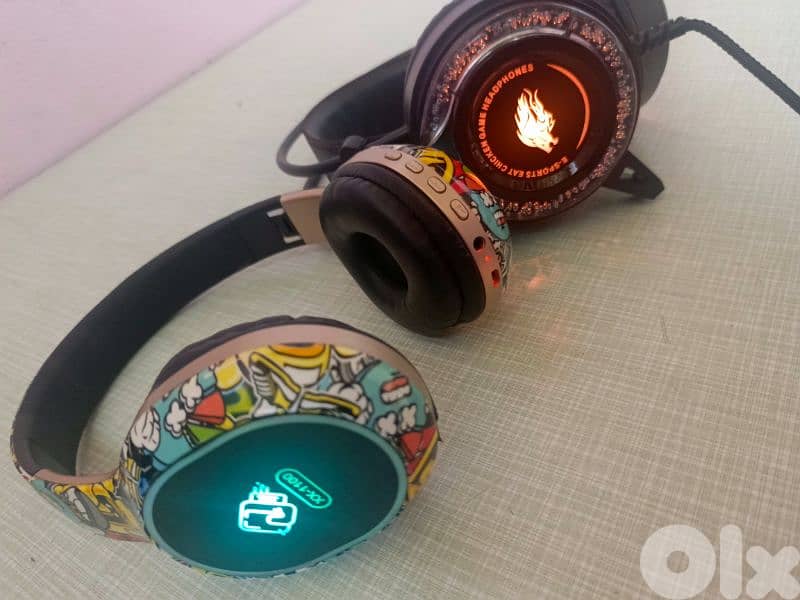 headphones 2