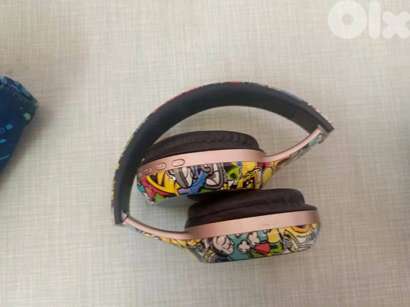 headphones 3