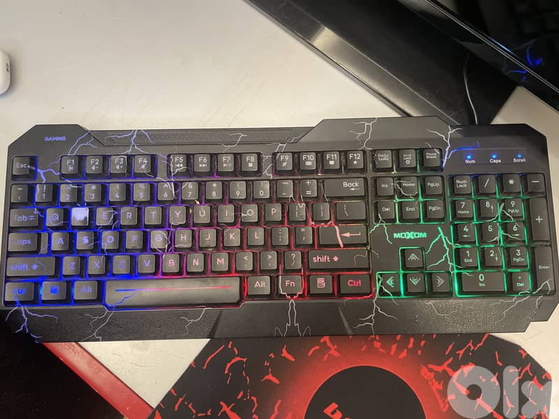Logitech gaming mouse & gaming mouse pad & Gamibg keyboard 1