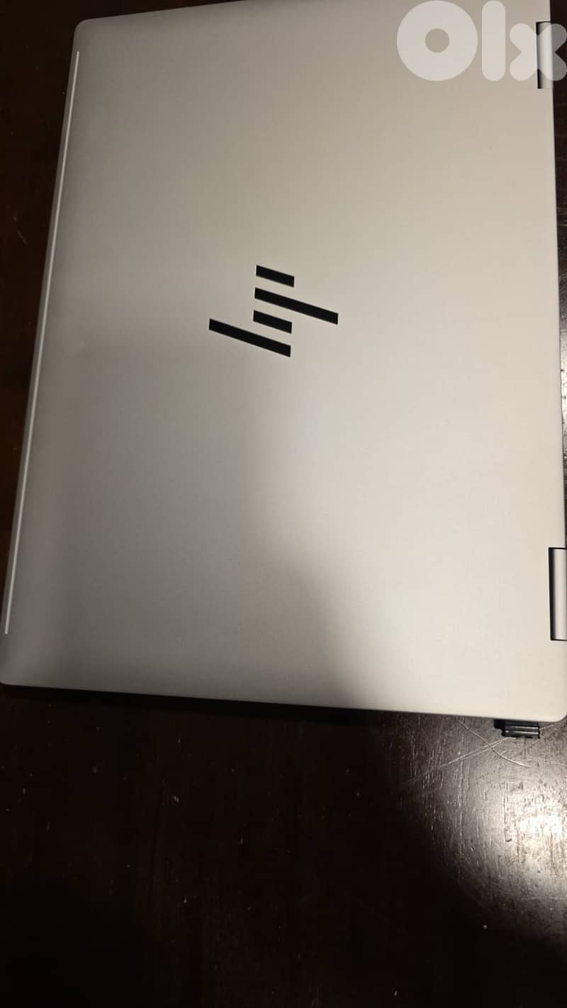 HP ENVY X360 / AMD Ryzen 7 8840HS / Screen 14 OLED Touch & Flip 360 2