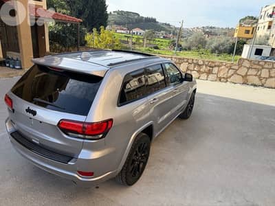 grand cherokee 2018 altitude 4wd