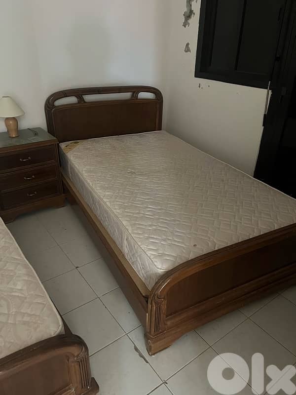 beds and nightstands 0