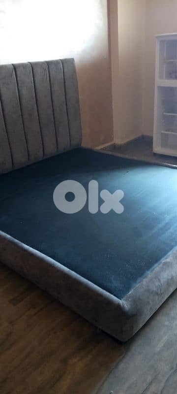 King bed 0