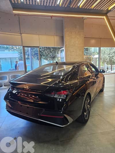 Hyundai Elantra 2025