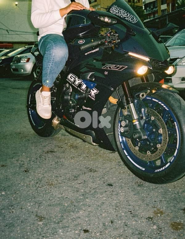 R1 full look M 0