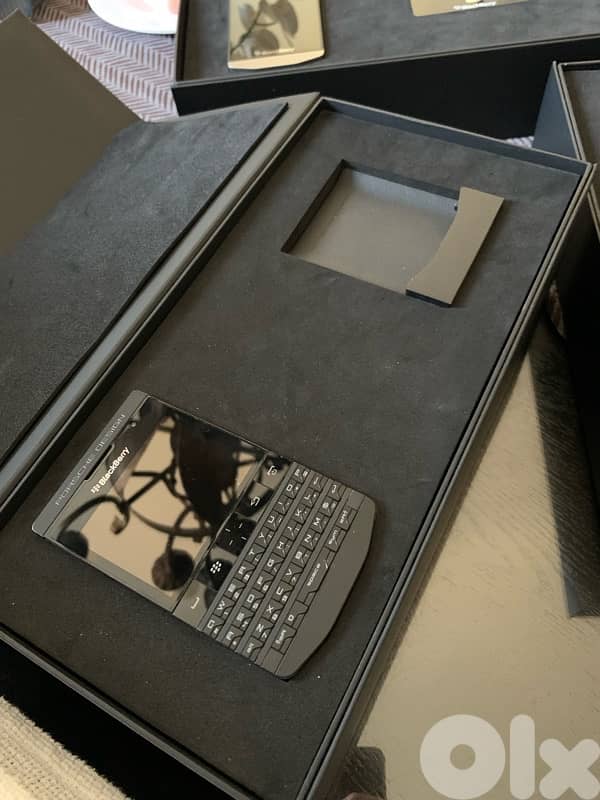 Blackberry Porsche Design 0