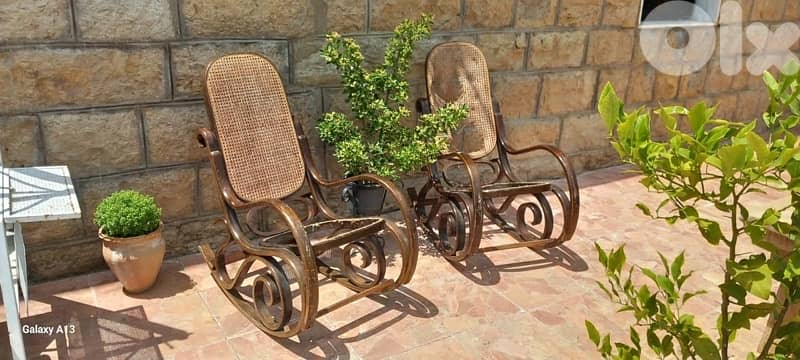 movable chairs 0