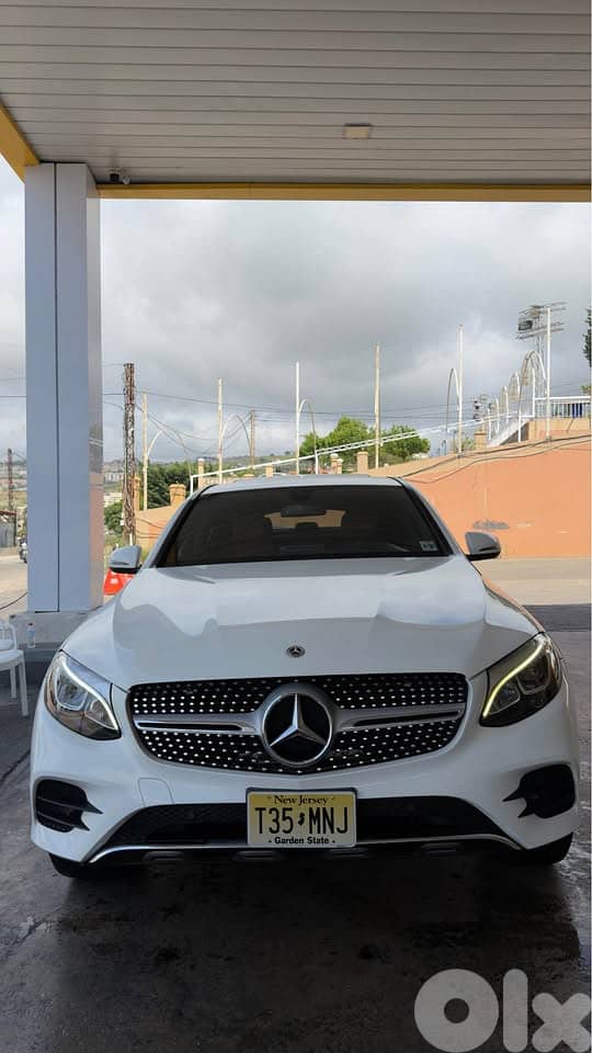 Mercedes-Benz GLC-300 0