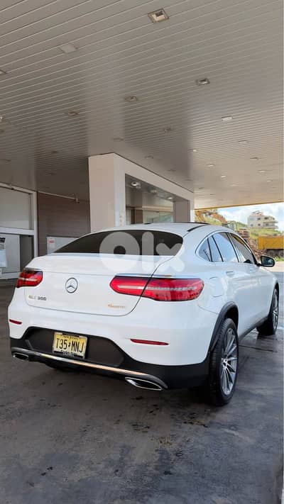 Mercedes-Benz GLC-300
