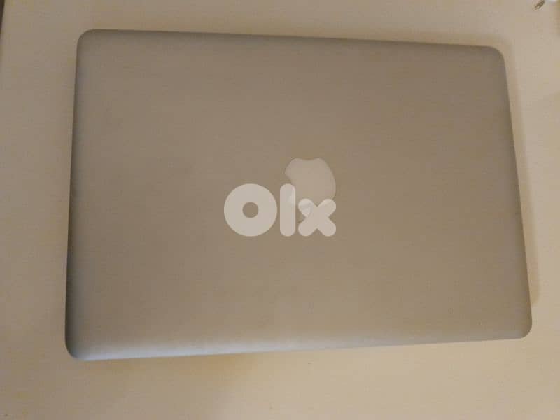 very clean Mac book and ipad for sale 3
